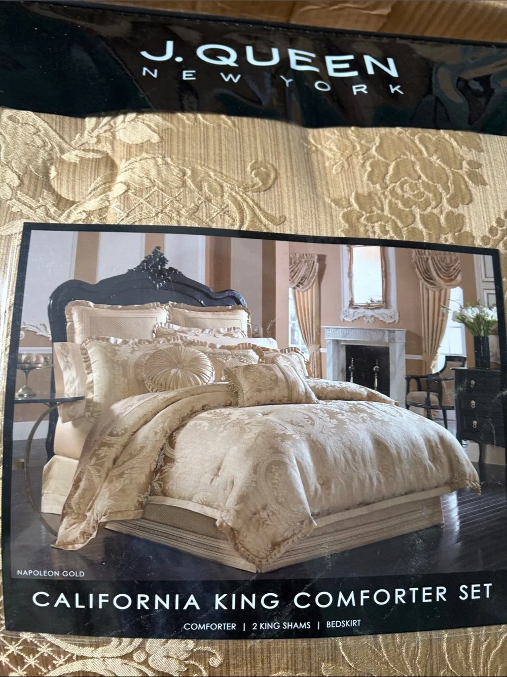 J. Queen New York Five Queens Court Napoleon Comforter Set - CAL- King. NEW